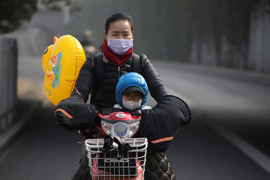 Heavy smog returns to Beijing