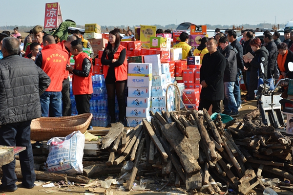 Racing to rescue boy trapped in North China