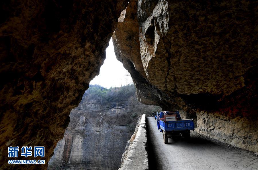 Winding roads of Bashan Mountain