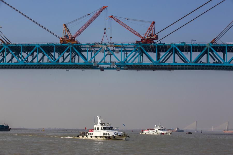 E China's Tianshenggang Channel Bridge nears completion