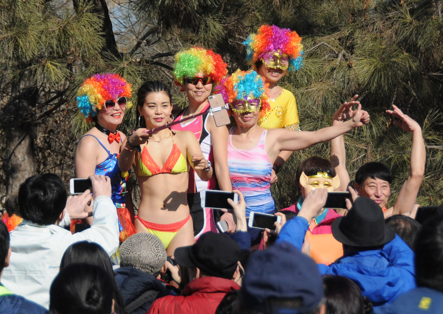 Reporter steals the show at Beijing Naked Run