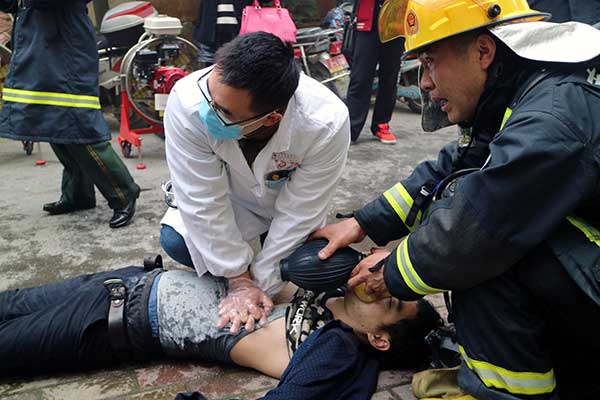 10 killed, 3 left critical in blaze at Jiangxi KTV