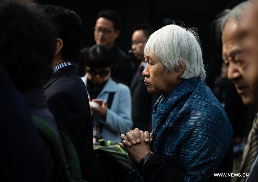 Members of Japanese delegation mourn for victims in Nanjing Massacre