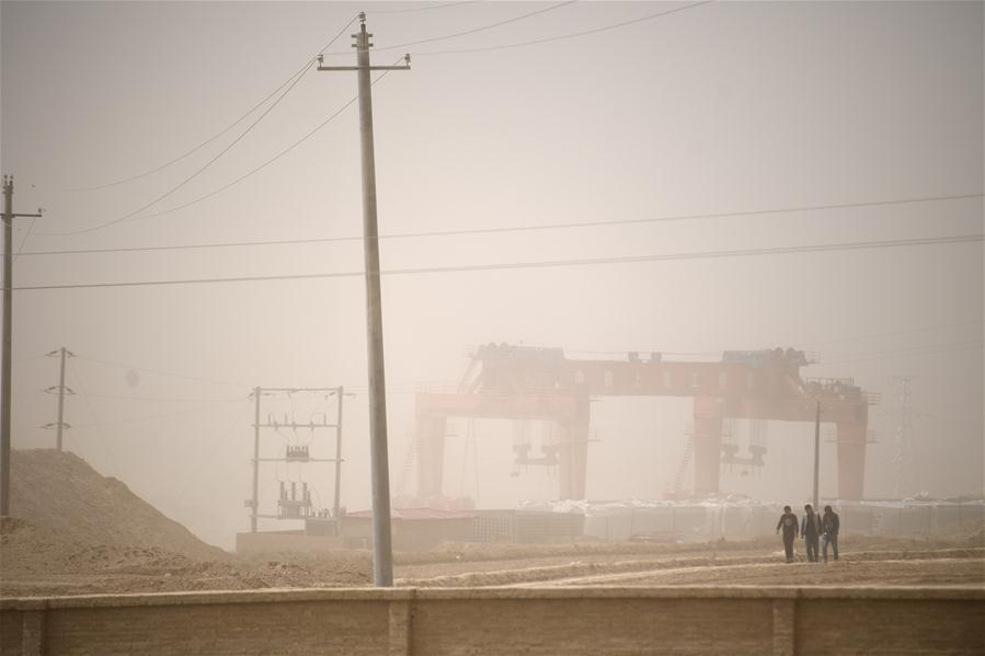 Sandstorm blankets Northwest China's Ningxia