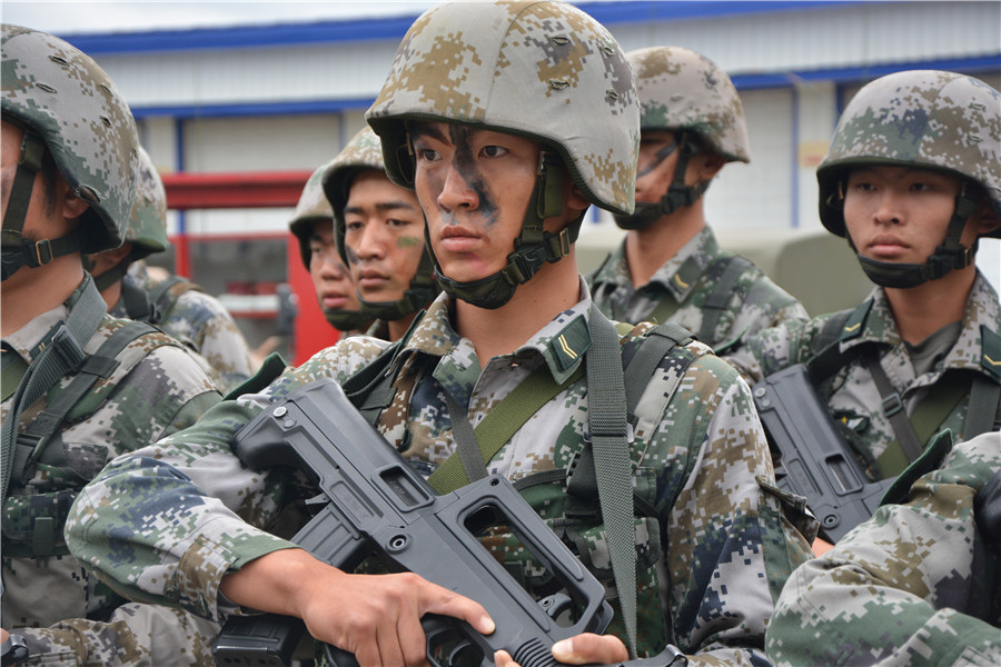 Soldiers carry out live-fire exercise in Northeast China