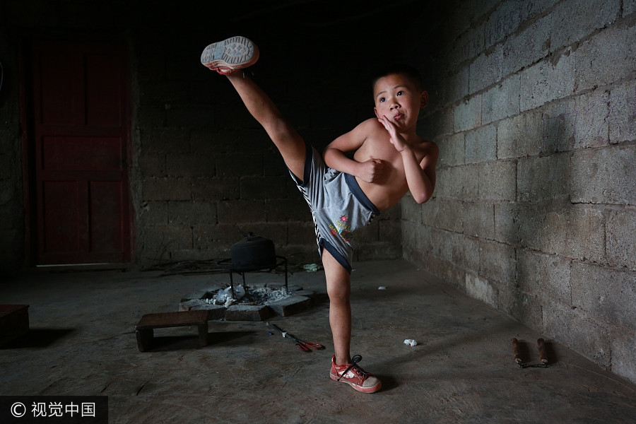 Kung fu dream of a 6-year-old fan of Bruce Lee