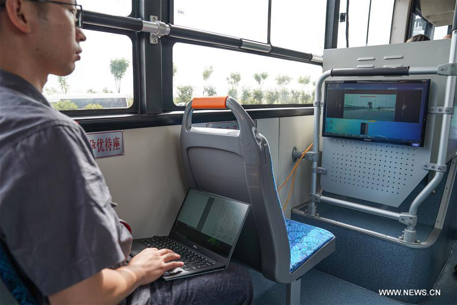 12-meter-long electric smart bus starts road test in Central China