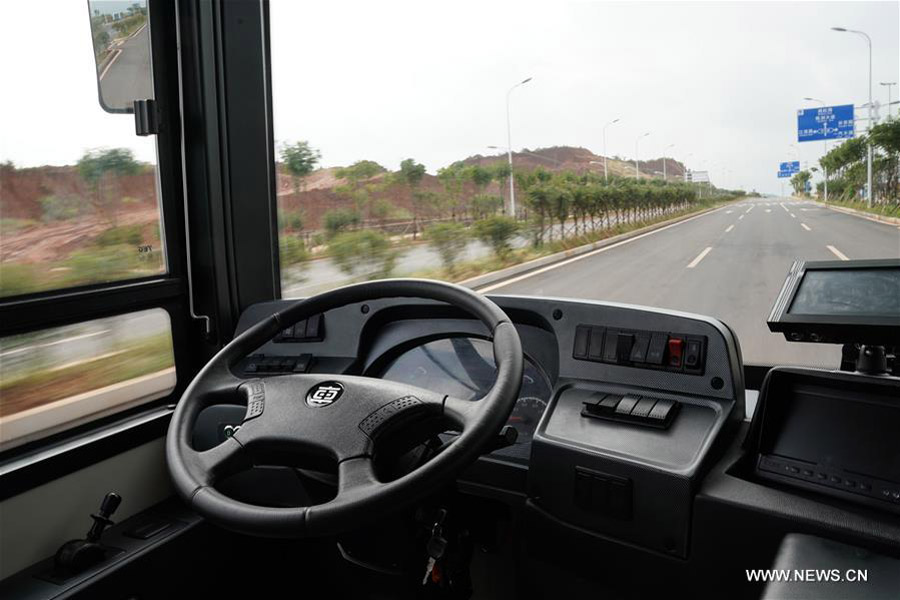 12-meter-long electric smart bus starts road test in Central China