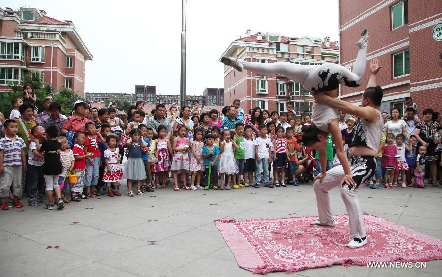 Citizens enjoy cultural activity in Tongzhou