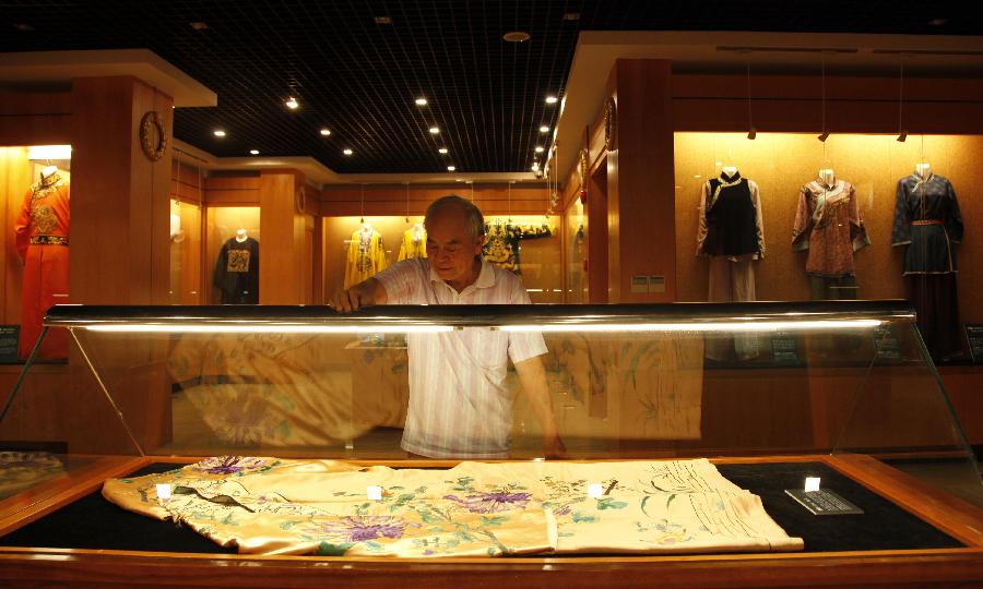 Costumes worn in opera performance on exhibition