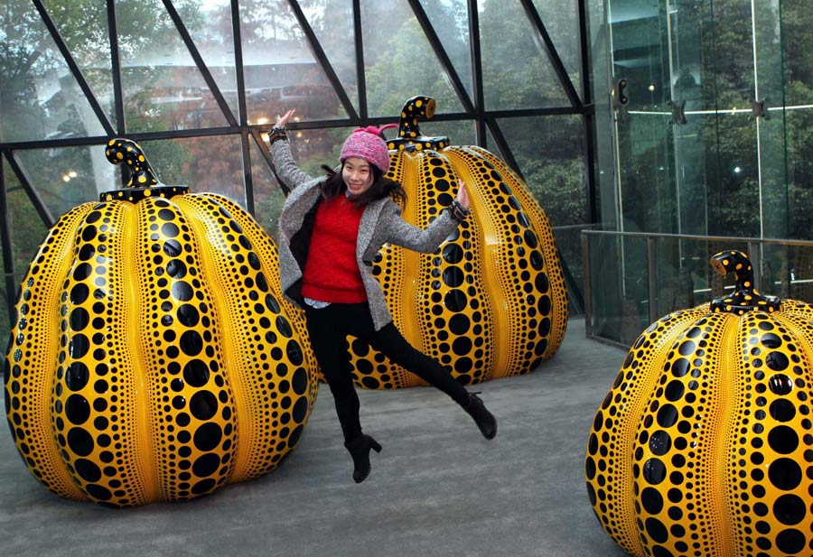 Japanese artist lights up Shanghai