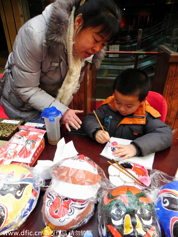 Folk artists display skills at temple fair