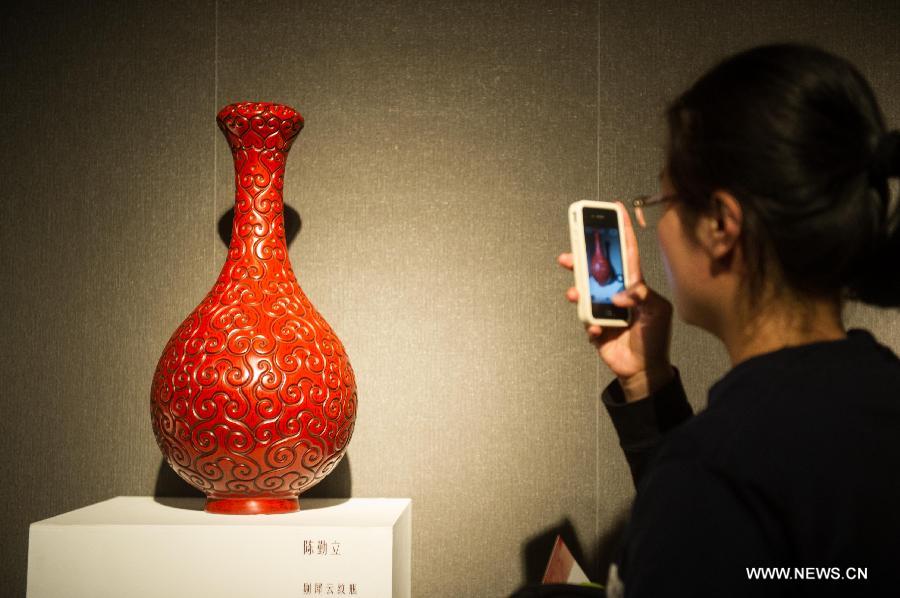 Exhibition of Chinese contemporary arts and crafts held in Beijing