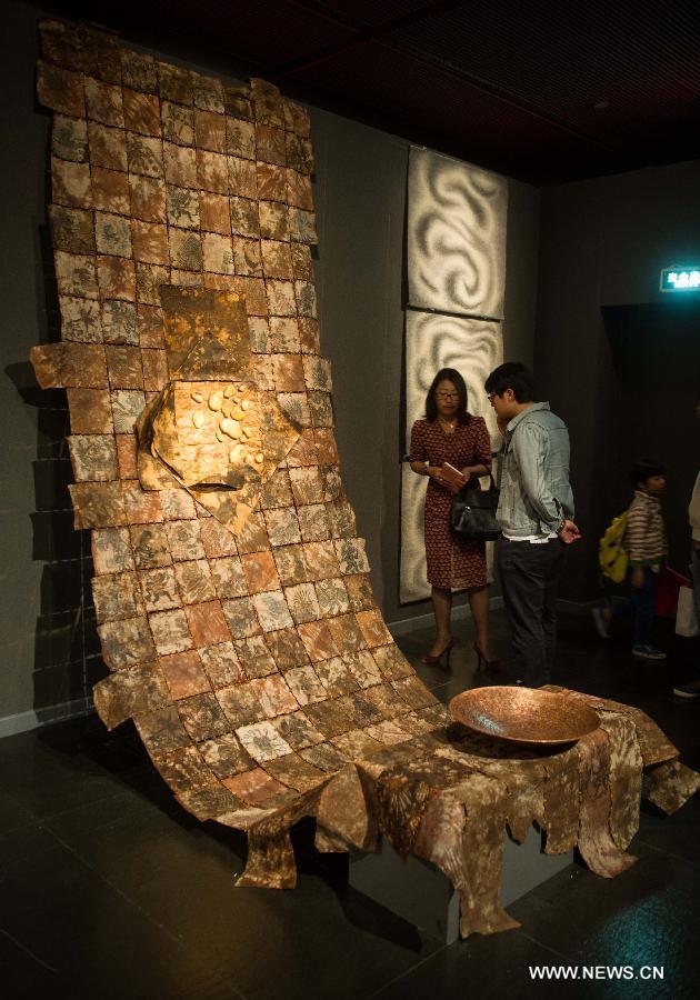 Exhibition of Chinese contemporary arts and crafts held in Beijing