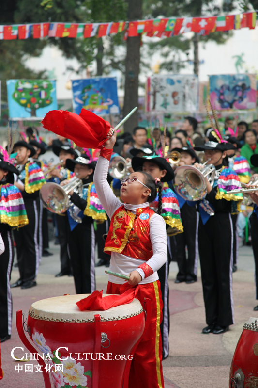 Flag of Peace painting exhibition held in Beijing