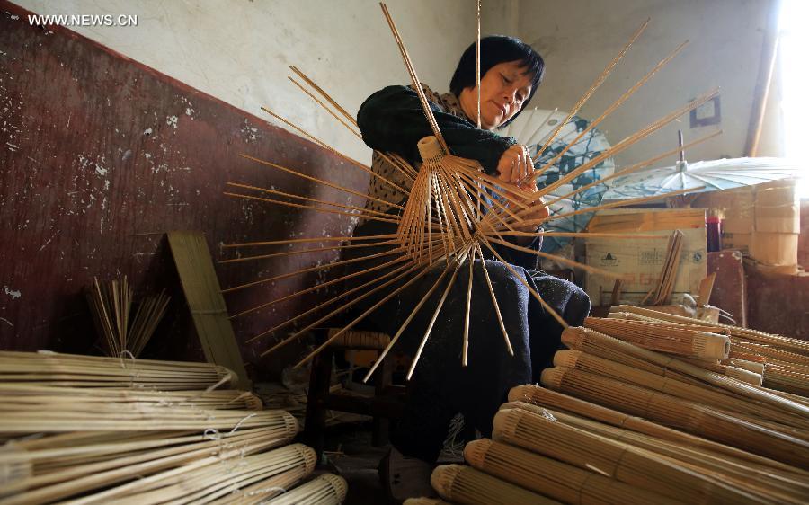 Oil paper umbrellas made in Sichuan