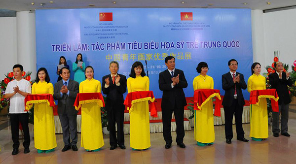 Young artists communicate China's development through stunning works in Vietnam