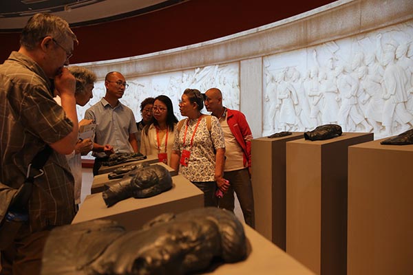 Museum holds sculpture display