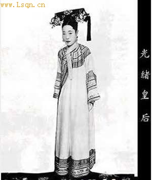 Photos of emperor's concubines in Qing Dynasty