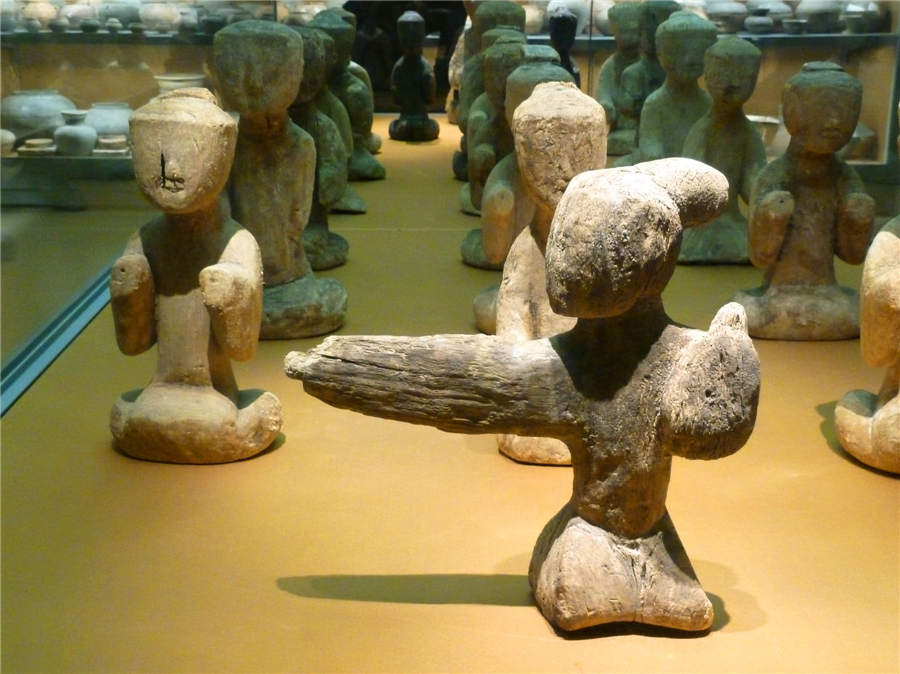 Nanjing museum exhibits odd-shaped relics