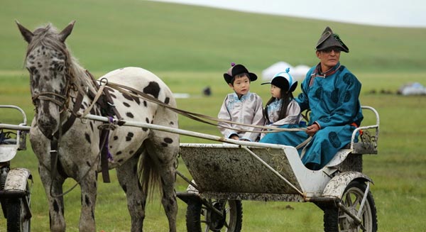 'Dad Where're We Going?' on Hulunbuir grassland