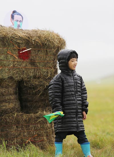 'Dad Where're We Going?' on Hulunbuir grassland