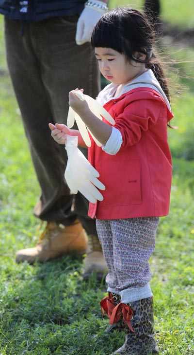 'Dad Where're We Going?' on Hulunbuir grassland