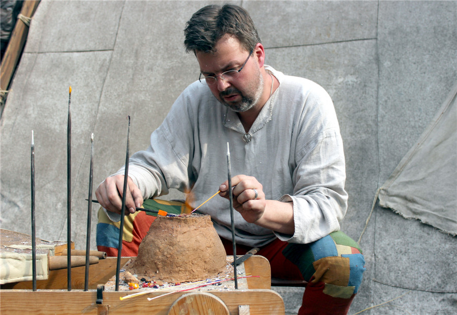 Danish artisans demonstrate traditional handicraft at Suzhou Museum