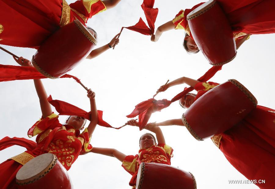 Villagers practice drum dance in China's Henan