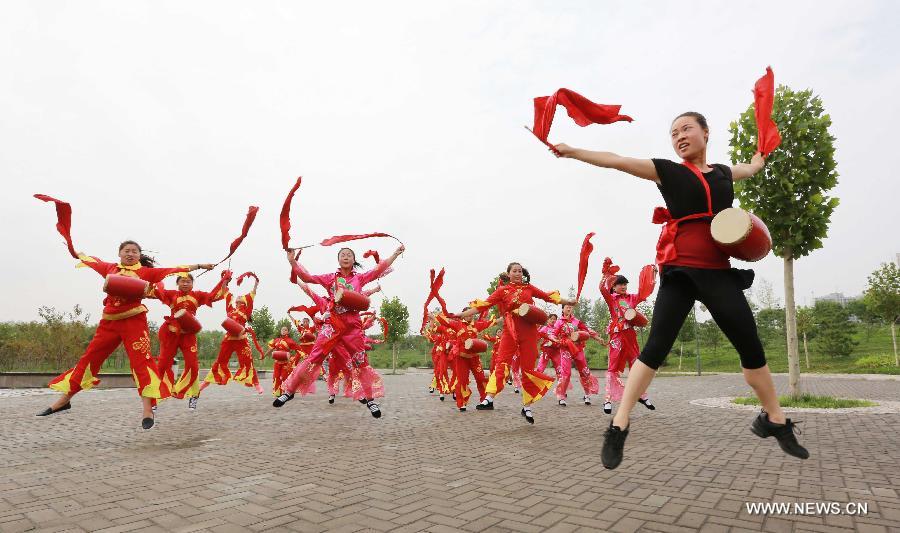 Villagers practice drum dance in China's Henan