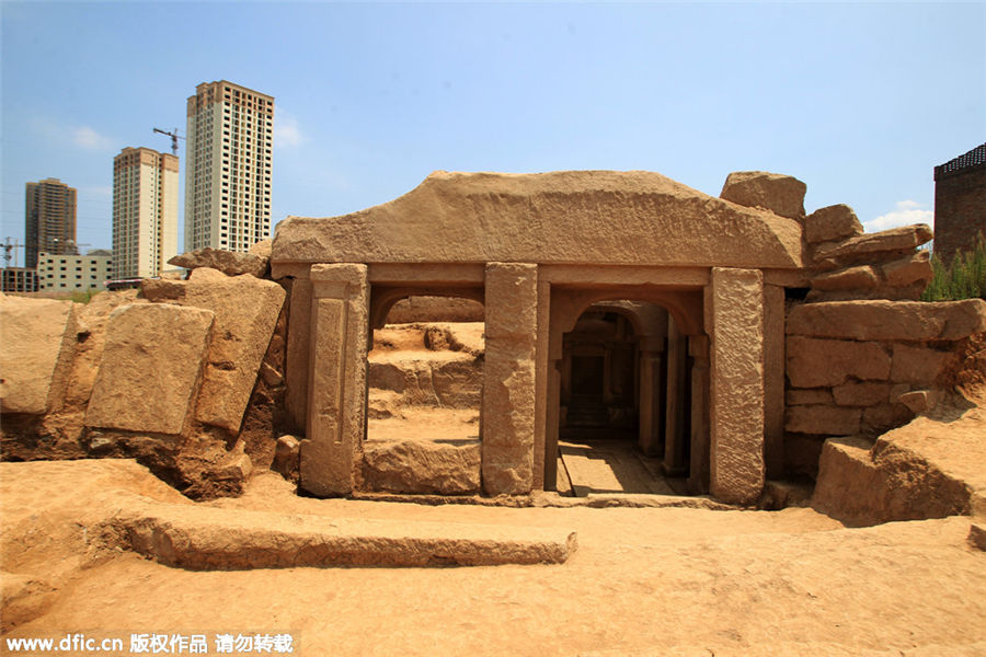 Rare luxury tomb discovered in Chongqing