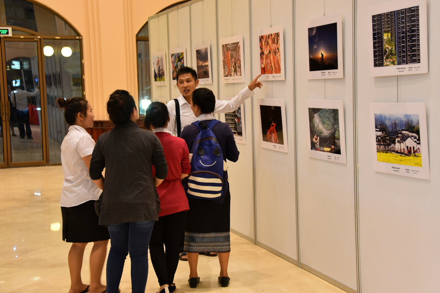 'Fashion China' photography exhibition lightens Laos