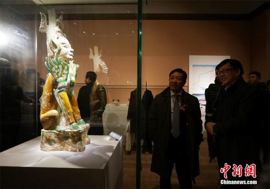 Tang Dynasty tri-colored glazed pottery exhibited in Henan