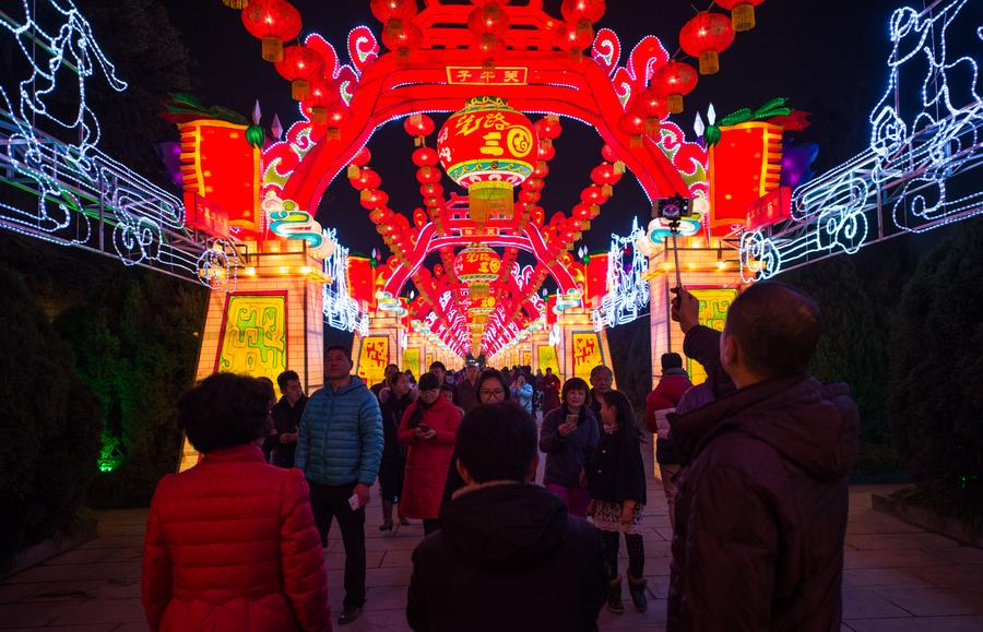 Temple fair kicks off in China's Chengdu