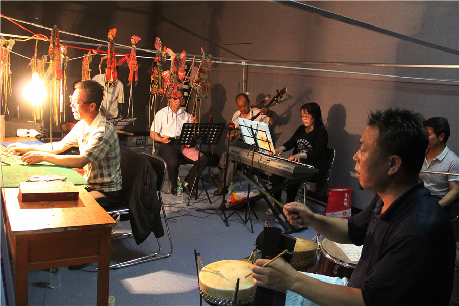 Nine-day shadow puppetry feast in Gansu