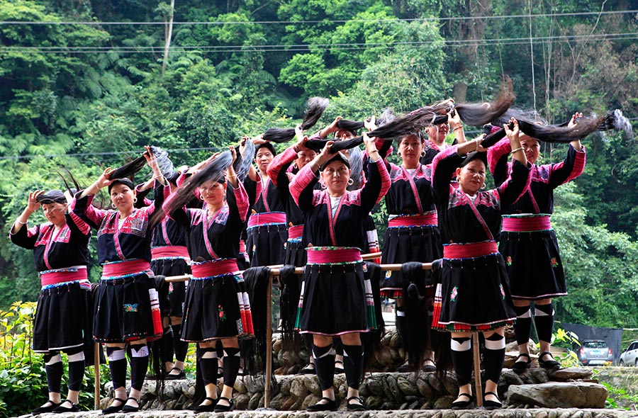 Huangluo: China's 'long hair village'