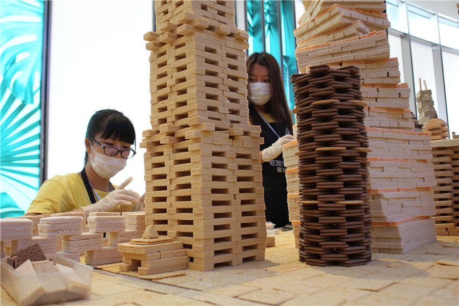 Creating and destroying cities with Shanghai performance artists