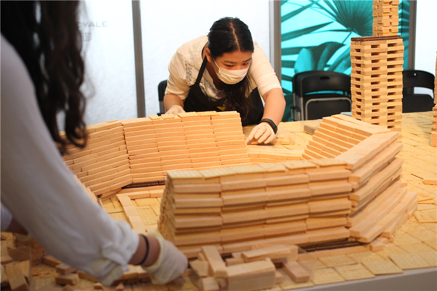 Creating and destroying cities with Shanghai performance artists