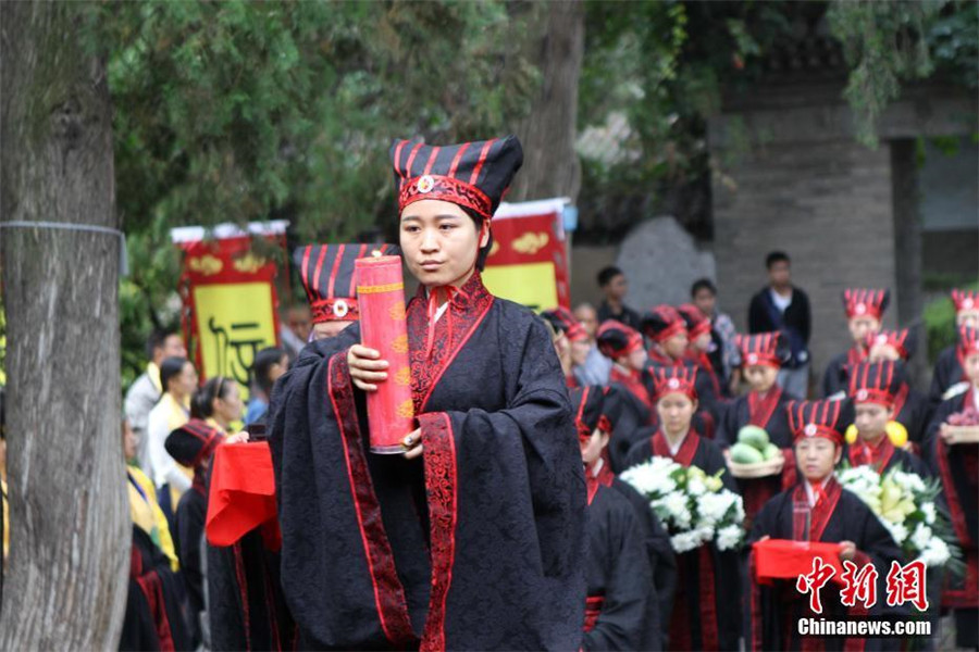 Ceremony marks birth anniversary of Confucius in Henan