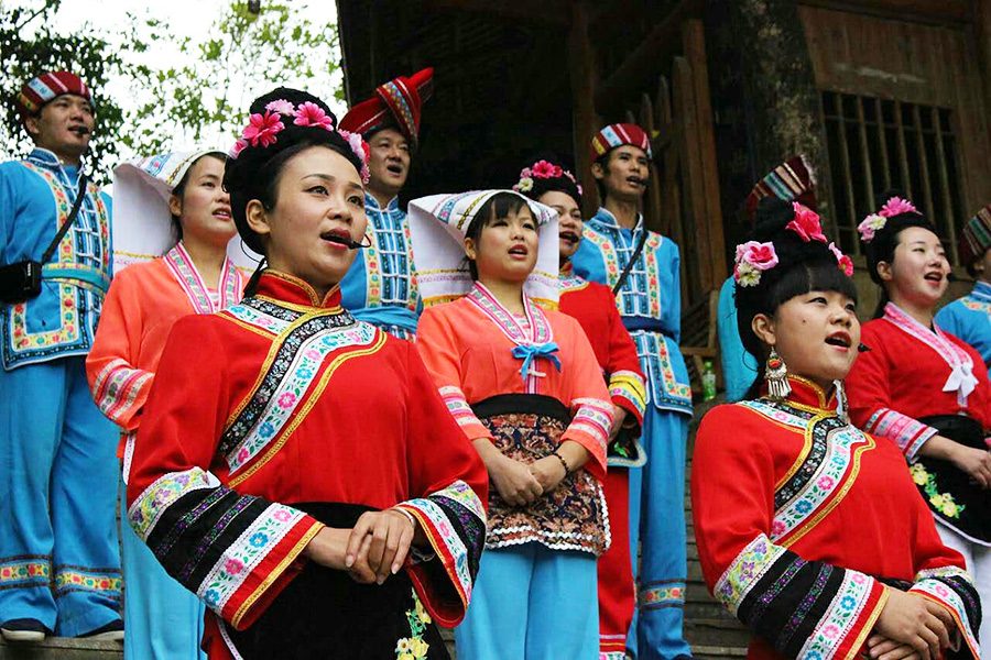 Zhuang culture: home of colorful dresses, folk songs