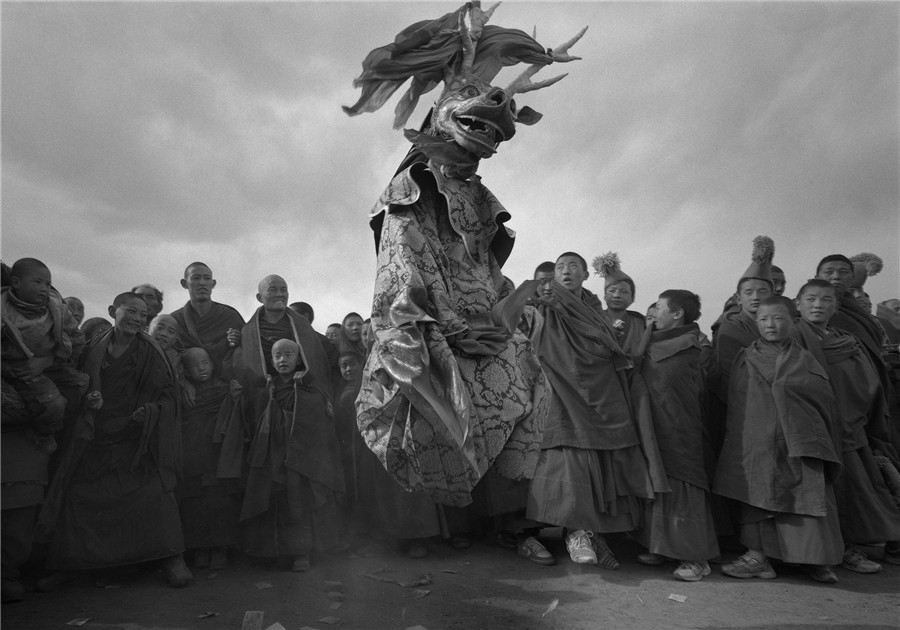 Photographer captures life on Tibet Plateau