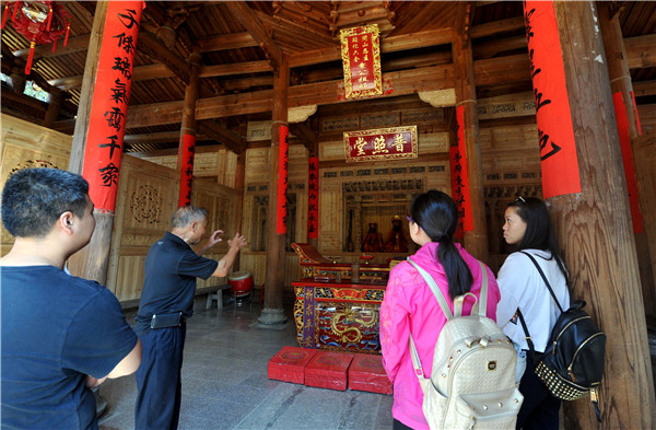 Dutch court hears suit over stolen Buddha