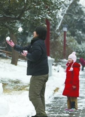 北京今迎入冬以來第四場降雪 降雪量為小到中雪(圖)