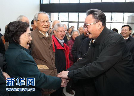 吳邦國考察清華大學：弘揚清華百年文化<BR> 建設世界一流大學