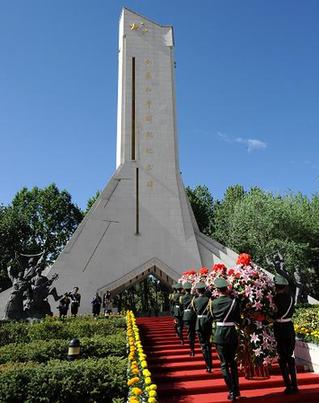 拉薩各族各界慶祝西藏和平解放60周年