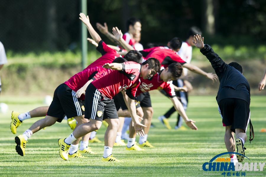 代理主帥傅博首次率國足訓練 備戰東亞杯