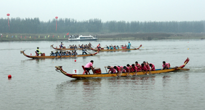 海內外龍舟高手競逐東平湖(組圖)