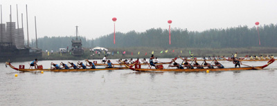 海內外龍舟高手競逐東平湖(組圖)