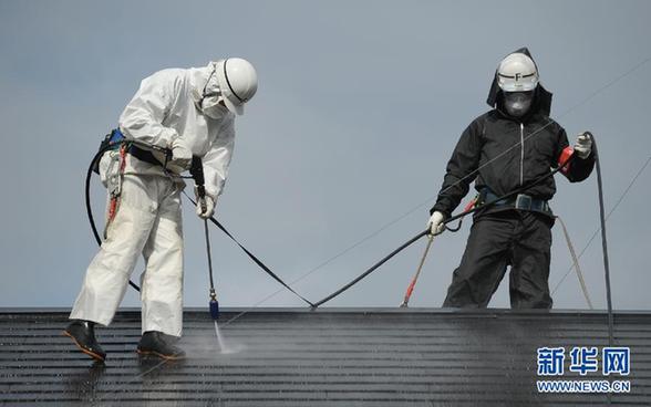 日本福島進行清除放射性物質作業