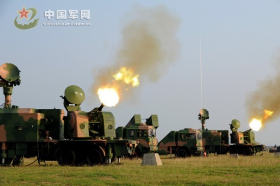 超震撼!國產高炮擊毀低空來襲目標瞬間